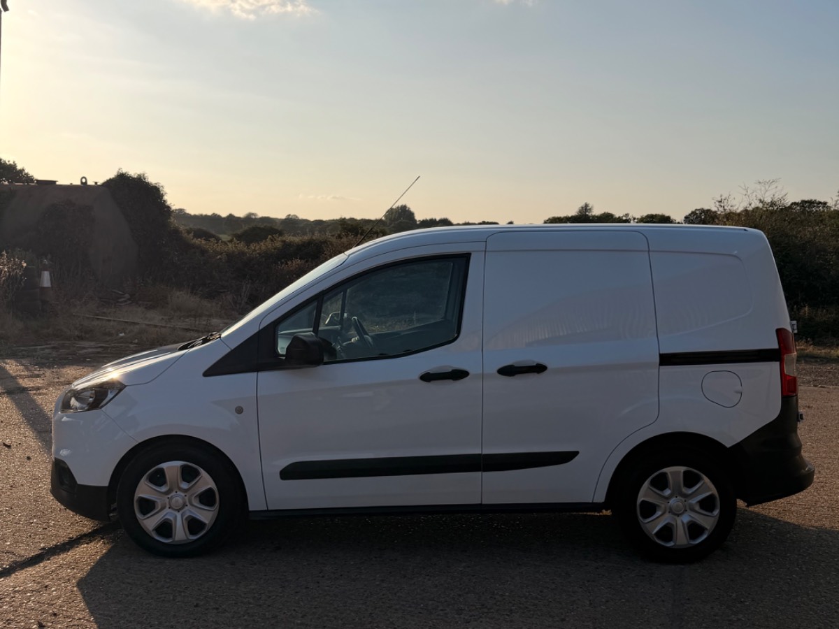 2022 FORD TRANSIT Courier — photo 4
